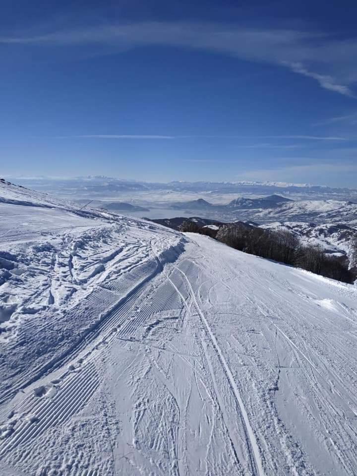 Alpina Suites カストリア エクステリア 写真