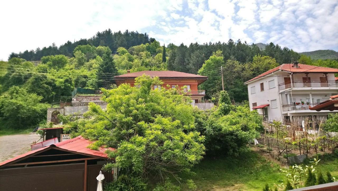 Alpina Suites カストリア エクステリア 写真